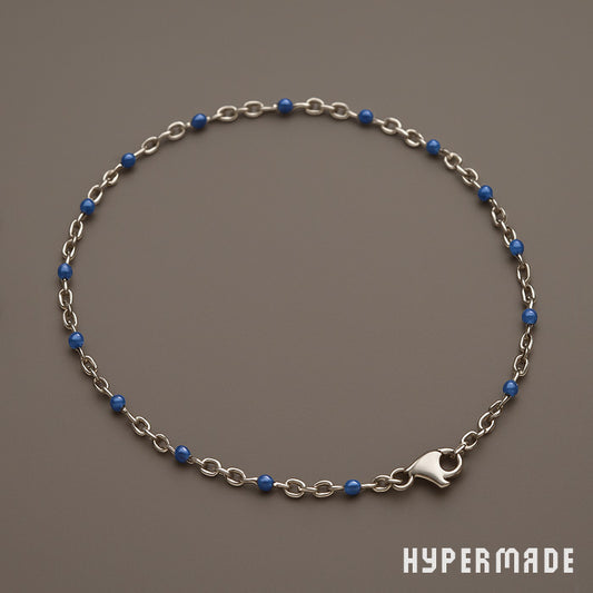 Elegante Halskette Damen – silberfarben mit blauen Metalltupfen, ca. 60 cm, Karabinerverschluss