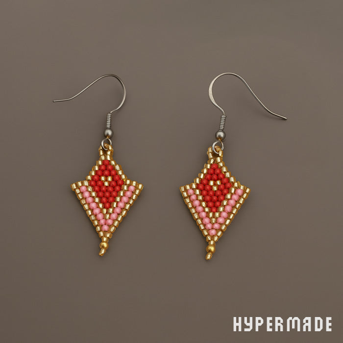 Handgefertigte Perlen-Ohrringe – Schmuck mit kunstvollem Detail